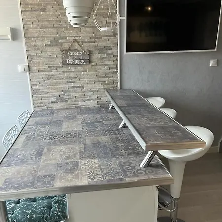 Duplex 2 Proche Golf, Wifi, Richelieu Et Ile Des Loisirs Dans Quartier Calme Saint Martin *