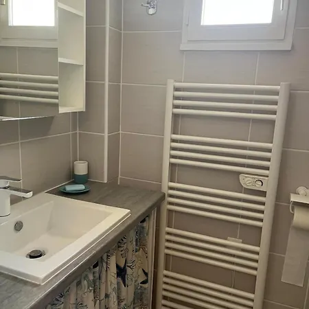 شقة Duplex 2 Proche Golf, Wifi, Richelieu Et Ile Des Loisirs Dans Quartier Calme Saint Martin